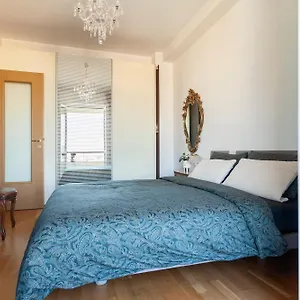 Two Spacious Bedrooms 1 Minute To Metro Stop Appartamento Milano